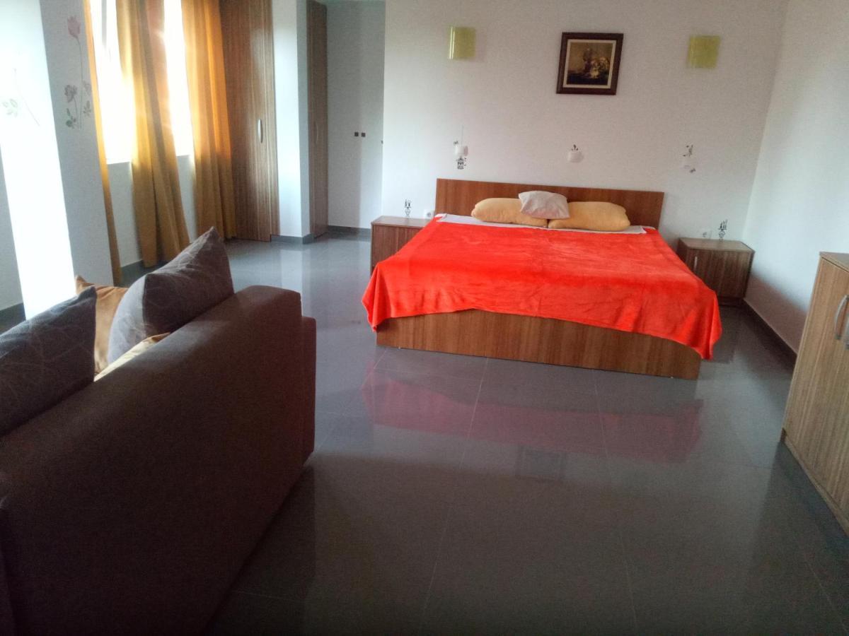 Hotel Yard House Trpejca Ochryda Zewnętrze zdjęcie