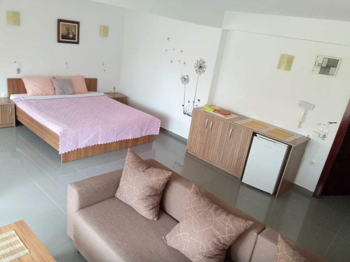 Hotel Yard House Trpejca Ochryda Zewnętrze zdjęcie