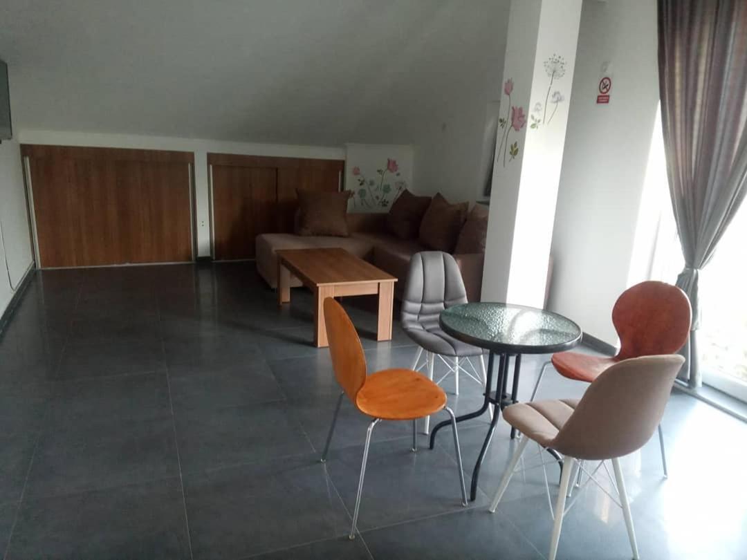 Hotel Yard House Trpejca Ochryda Zewnętrze zdjęcie